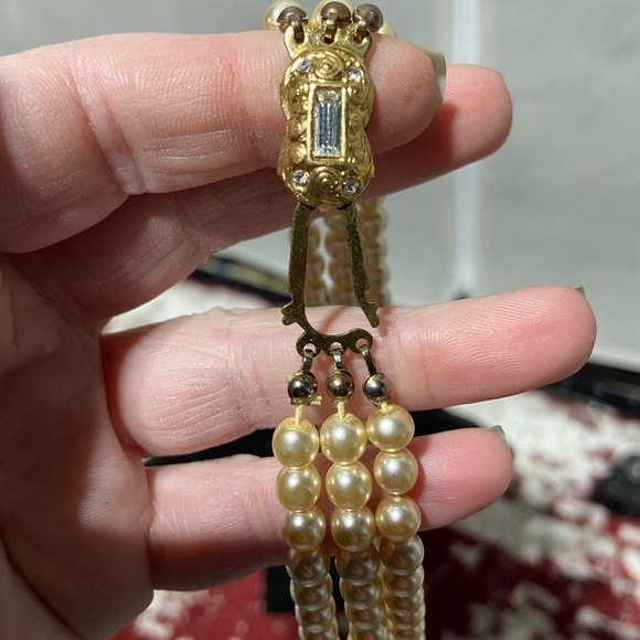 Vintage Gold Tone With rhinestoneestine Clasp Faux Pearl Tri-Layer Necklace - Picture 7 of 7